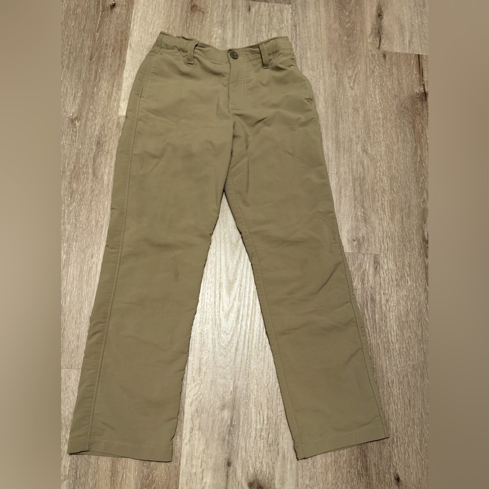 Boys Medium Under Armour Golf Pants